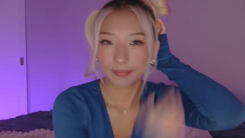 vivianwinters online show from 11/11/25, 11:49