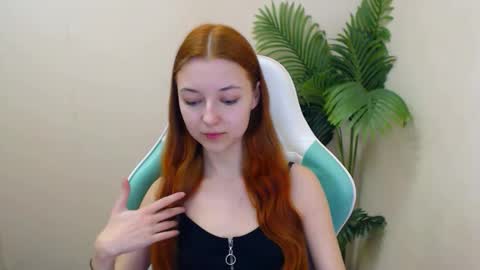 Vivien online show from 02/18/25, 06:37