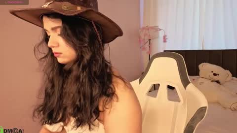 Snapshot of vivien_ross chatting on 06/02/26, 01:07 vivien_ross online show from 06/02/26, 01:07