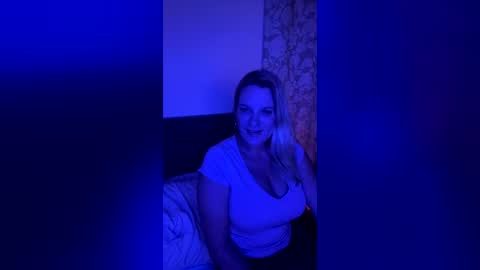 Snapshot of vivienesky chatting on 06/13/26, 08:23 vivienesky online show from 06/13/26, 08:23
