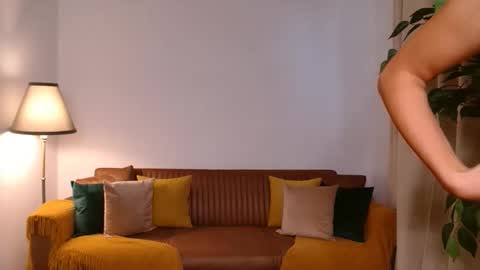 Snapshot of vivienneclement chatting on 09/14/25, 03:55 Vivienne online show from 09/14/25, 03:55