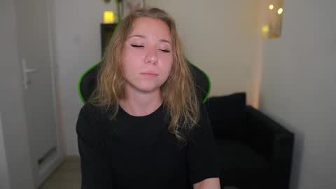 VivienVance online show from 05/28/26, 04:15