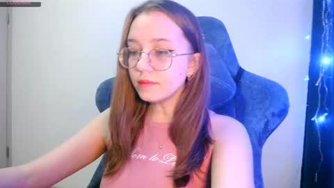 Snapshot of vivivivikkie chatting on 12/16/25, 04:56 vivivivikkie online show from 12/16/25, 04:56