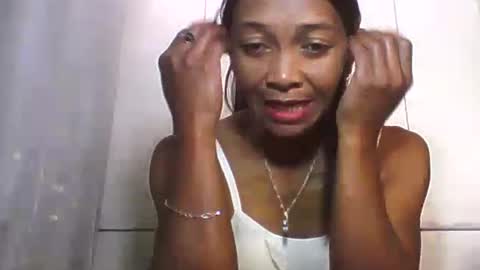 Snapshot of vixen_lina chatting on 07/14/26, 06:51 vixen_lina online show from 07/14/26, 06:51