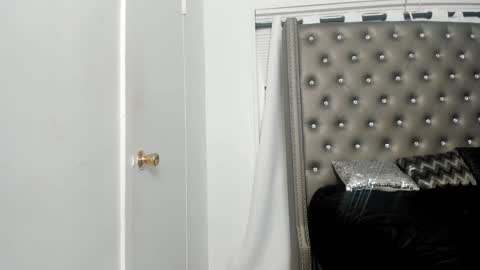 Snapshot of vixen_sasha chatting on 12/04/24, 09:40 Sasha Malone online show from 12/04/24, 09:40