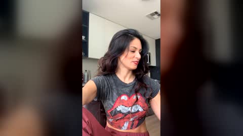 Snapshot of vixenblade chatting on 01/10/26, 10:14 vixenblade online show from 01/10/26, 10:14