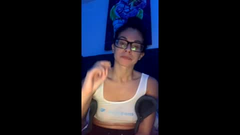 Snapshot of vixenblade chatting on 02/20/26, 06:26 vixenblade online show from 02/20/26, 06:26