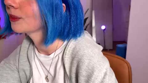 Polly  Online mostly at 9pm-2am UK Time online show from 02/09/25, 06:16