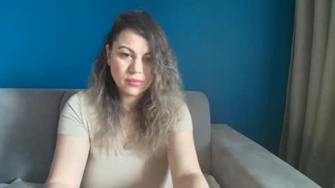 Snapshot of vixenvibesx chatting on 02/23/25, 08:06 vixenvibesx online show from 02/23/25, 08:06