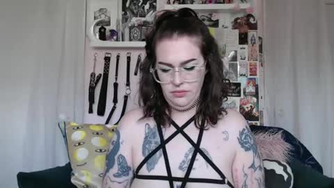 Snapshot of vixinvvitch chatting on 08/08/26, 07:27 VIXIN online show from 08/08/26, 07:27
