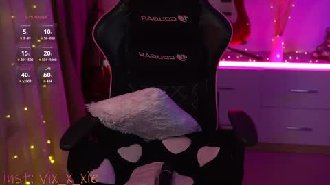 Snapshot of vixxxiee chatting on 03/02/25, 09:22 vixxxiee online show from 03/02/25, 09:22