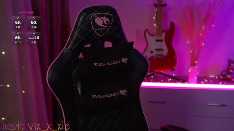 Snapshot of vixxxiee chatting on 03/05/25, 07:38 vixxxiee online show from 03/05/25, 07:38