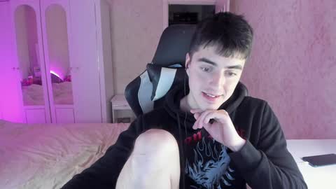 Snapshot of vlad1605 chatting on 12/04/24, 02:20 Martin online show from 12/04/24, 02:20