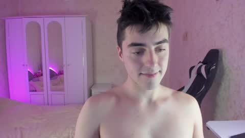 Snapshot of vlad1605 chatting on 12/10/24, 06:01 Martin online show from 12/10/24, 06:01