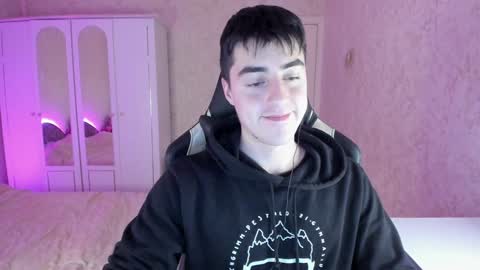 Snapshot of vlad1605 chatting on 12/28/24, 04:30 Martin online show from 12/28/24, 04:30