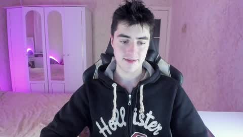 Snapshot of vlad1605 chatting on 01/04/25, 07:23 Martin online show from 01/04/25, 07:23