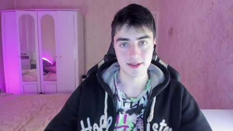 Snapshot of vlad1605 chatting on 01/05/25, 04:59 Martin online show from 01/05/25, 04:59