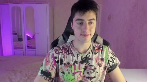 Snapshot of vlad1605 chatting on 01/12/25, 12:39 Martin online show from 01/12/25, 12:39