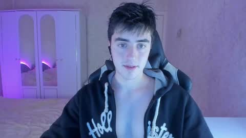 Snapshot of vlad1605 chatting on 01/15/25, 09:30 Martin online show from 01/15/25, 09:30