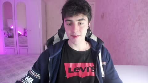 Snapshot of vlad1605 chatting on 02/14/25, 06:23 Martin online show from 02/14/25, 06:23