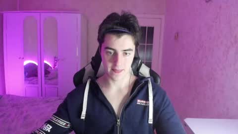 Snapshot of vlad1605 chatting on 02/15/25, 02:47 Martin online show from 02/15/25, 02:47