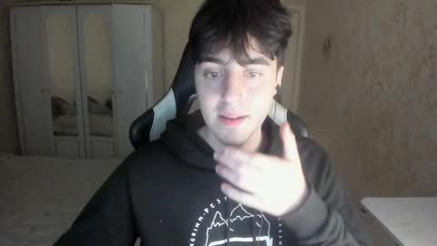 Snapshot of vlad1605 chatting on 10/18/25, 01:12 Martin online show from 10/18/25, 01:12