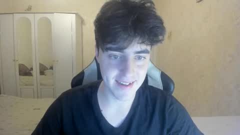 Snapshot of vlad1605 chatting on 10/20/25, 01:11 Martin online show from 10/20/25, 01:11