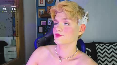 Snapshot of vladhellsing4 chatting on 10/30/25, 03:02 Vlad online show from 10/30/25, 03:02