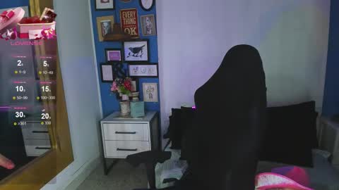 Snapshot of vladhellsing4 chatting on 12/22/25, 02:36 Vlad online show from 12/22/25, 02:36