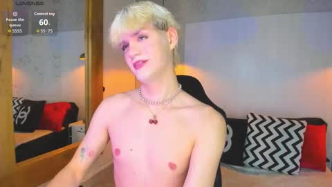 Snapshot of vladhellsing4 chatting on 02/07/26, 01:48 Vlad online show from 02/07/26, 01:48