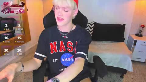 Snapshot of vladhellsing4 chatting on 02/23/26, 02:25 Vlad online show from 02/23/26, 02:25