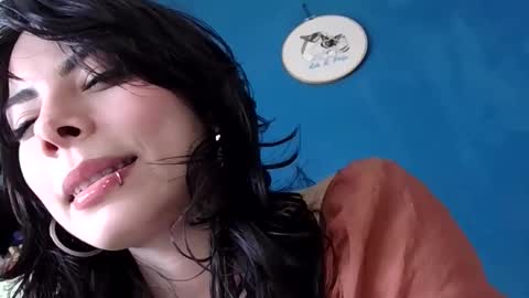 Snapshot of vodka_and_lemonade chatting on 10/07/25, 05:43 vodka girl online show from 10/07/25, 05:43
