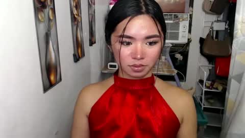 Snapshot of voganmarie chatting on 07/06/26, 05:15 voganmarie online show from 07/06/26, 05:15