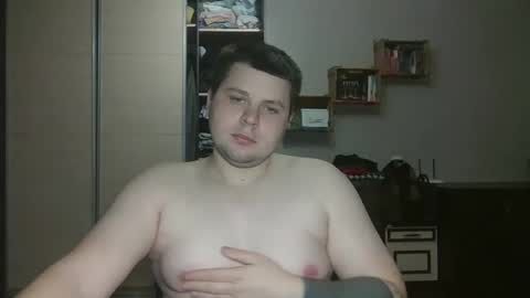 Snapshot of volshebnik_130 chatting on 03/06/25, 03:24 Volshebnik1302 online show from 03/06/25, 03:24