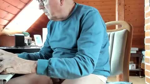 Snapshot of vonrex1 chatting on 01/22/25, 10:50 heinz online show from 01/22/25, 10:50