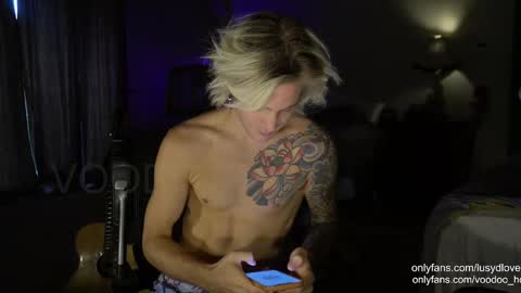 Snapshot of voodoo_hd chatting on 09/26/25, 10:47 Voodoo and Lucy online show from 09/26/25, 10:47