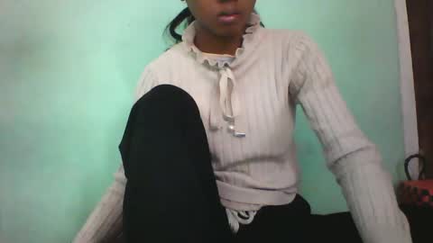 Snapshot of vounialdy chatting on 02/24/25, 04:04 vounialdy online show from 02/24/25, 04:04