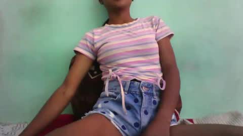 Snapshot of vounialdy chatting on 03/08/25, 05:59 vounialdy online show from 03/08/25, 05:59