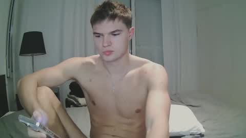 Snapshot of vouvoucouple chatting on 12/05/24, 05:28 Tim online show from 12/05/24, 05:28