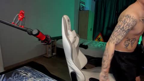 vova online show from 12/21/25, 10:22