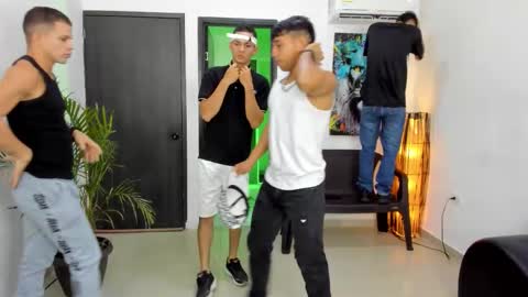 voyeurism_guys online show from 11/10/25, 11:04