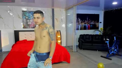 voyeurism_guys online show from 03/25/26, 11:11