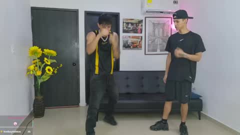 voyeurism_guys online show from 04/26/26, 11:13