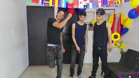 voyeurism_guys online show from 06/30/26, 10:22