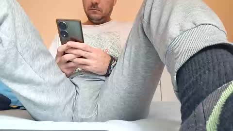 Snapshot of vozd chatting on 02/17/25, 11:13 sweetcock online show from 02/17/25, 11:13