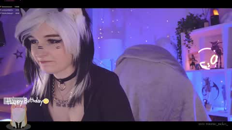 Snapshot of vronnier chatting on 02/21/25, 09:32 vronnier online show from 02/21/25, 09:32