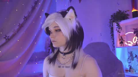 Snapshot of vronnier chatting on 03/06/25, 04:49 vronnier online show from 03/06/25, 04:49