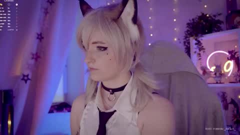 Snapshot of vronnier chatting on 09/18/25, 03:58 vronnier online show from 09/18/25, 03:58