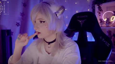 Snapshot of vronnier chatting on 09/28/25, 06:13 vronnier online show from 09/28/25, 06:13