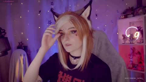 Snapshot of vronnier chatting on 10/24/25, 03:30 vronnier online show from 10/24/25, 03:30